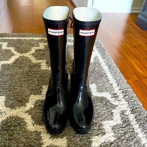 Hunter black boots